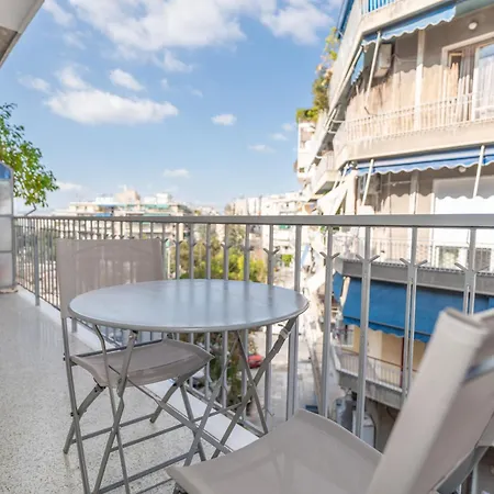 Modern Family W/balcony Near Acropolis *